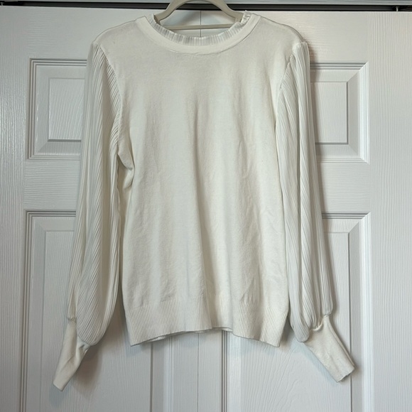 White Long Sleeve Pleated Sleeve Sweater Ruffle‎ Neckline Knit Pullover Top - Picture 1 of 9